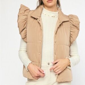 Boutique Neutral Lightweight Ruffle Sleeve Snap Down‎ Puffer Vest Size Large